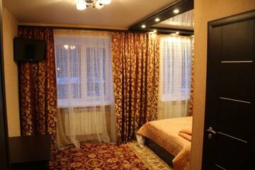 Номер полулюкс с 2 односпальными кроватями в Гостинице Люкс